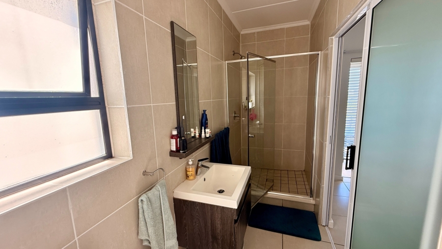 To Let 2 Bedroom Property for Rent in Sandown Western Cape